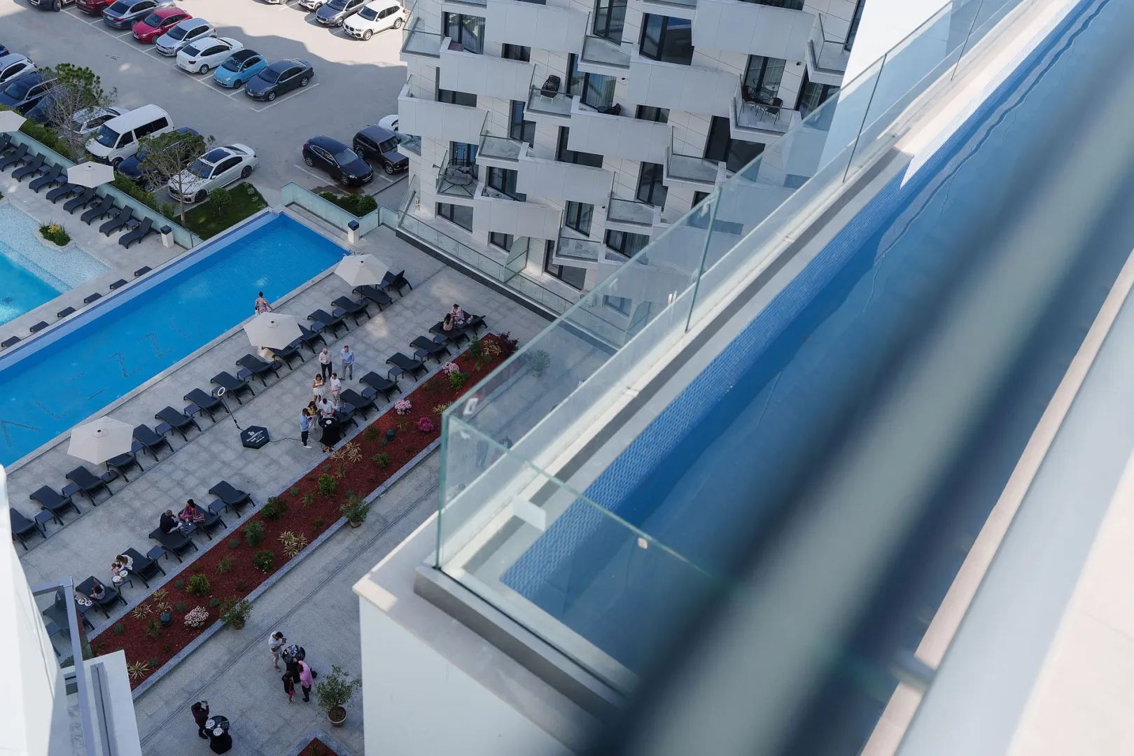 Piscinele Alezzi Infinity văzute de sus